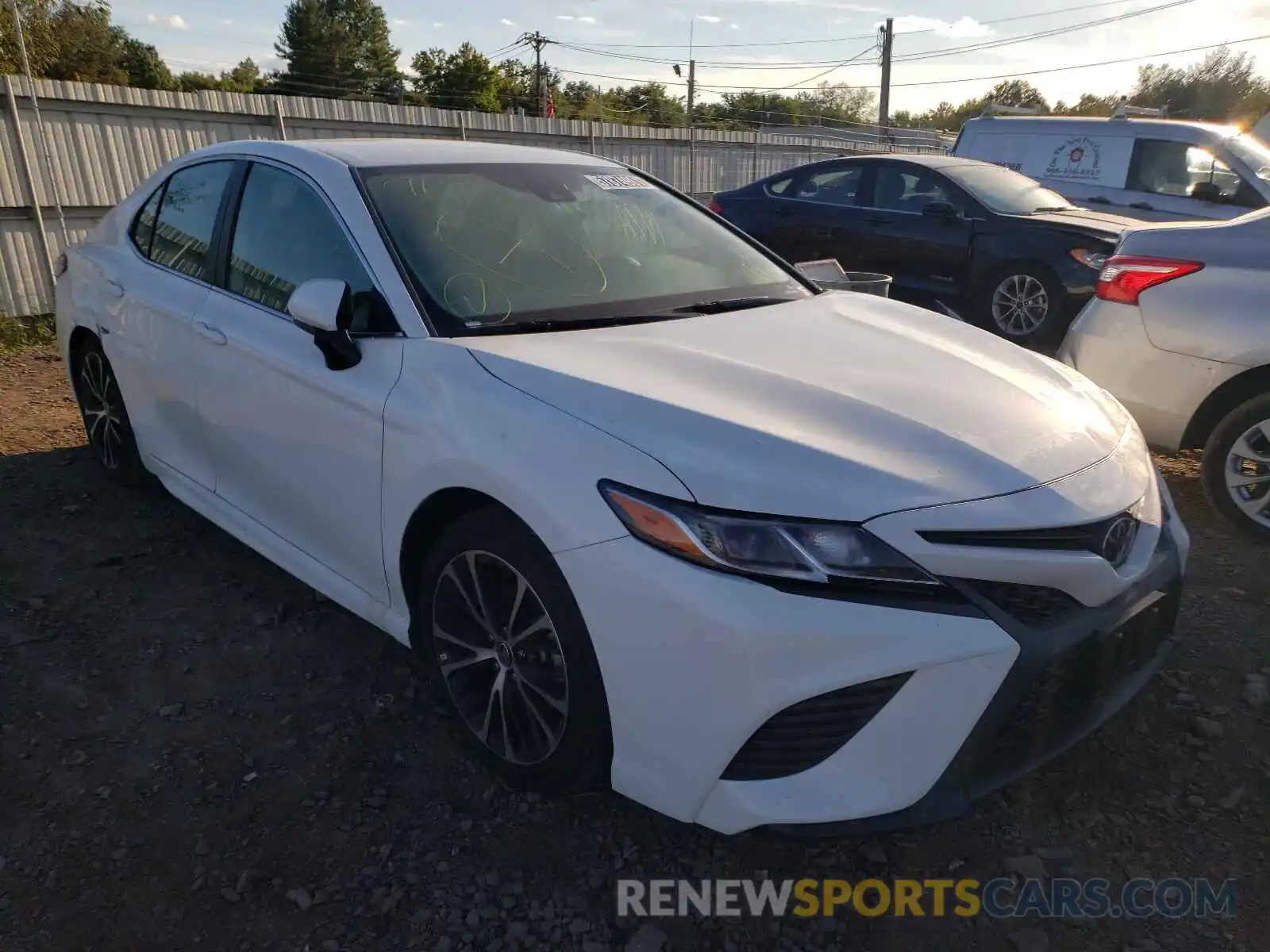 1 Photograph of a damaged car 4T1G11AK6LU381461 TOYOTA CAMRY 2020