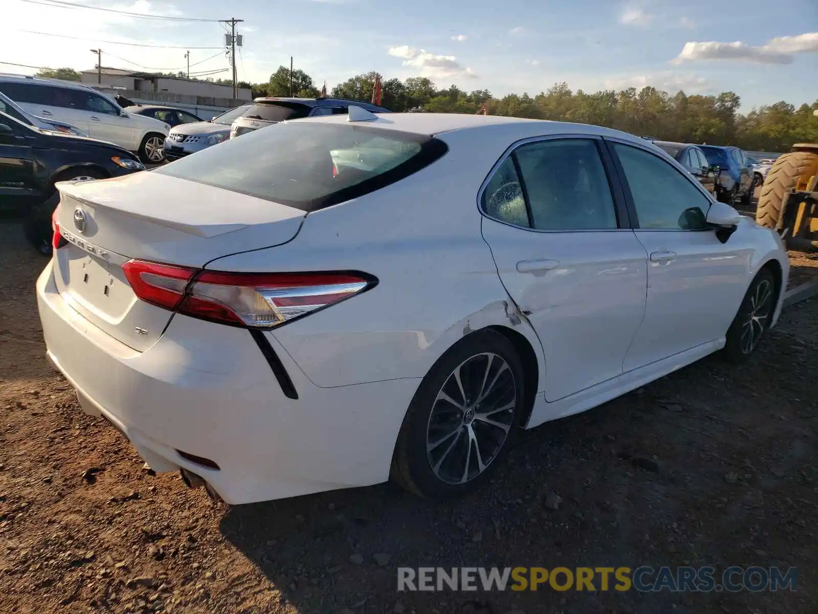 4 Photograph of a damaged car 4T1G11AK6LU381461 TOYOTA CAMRY 2020