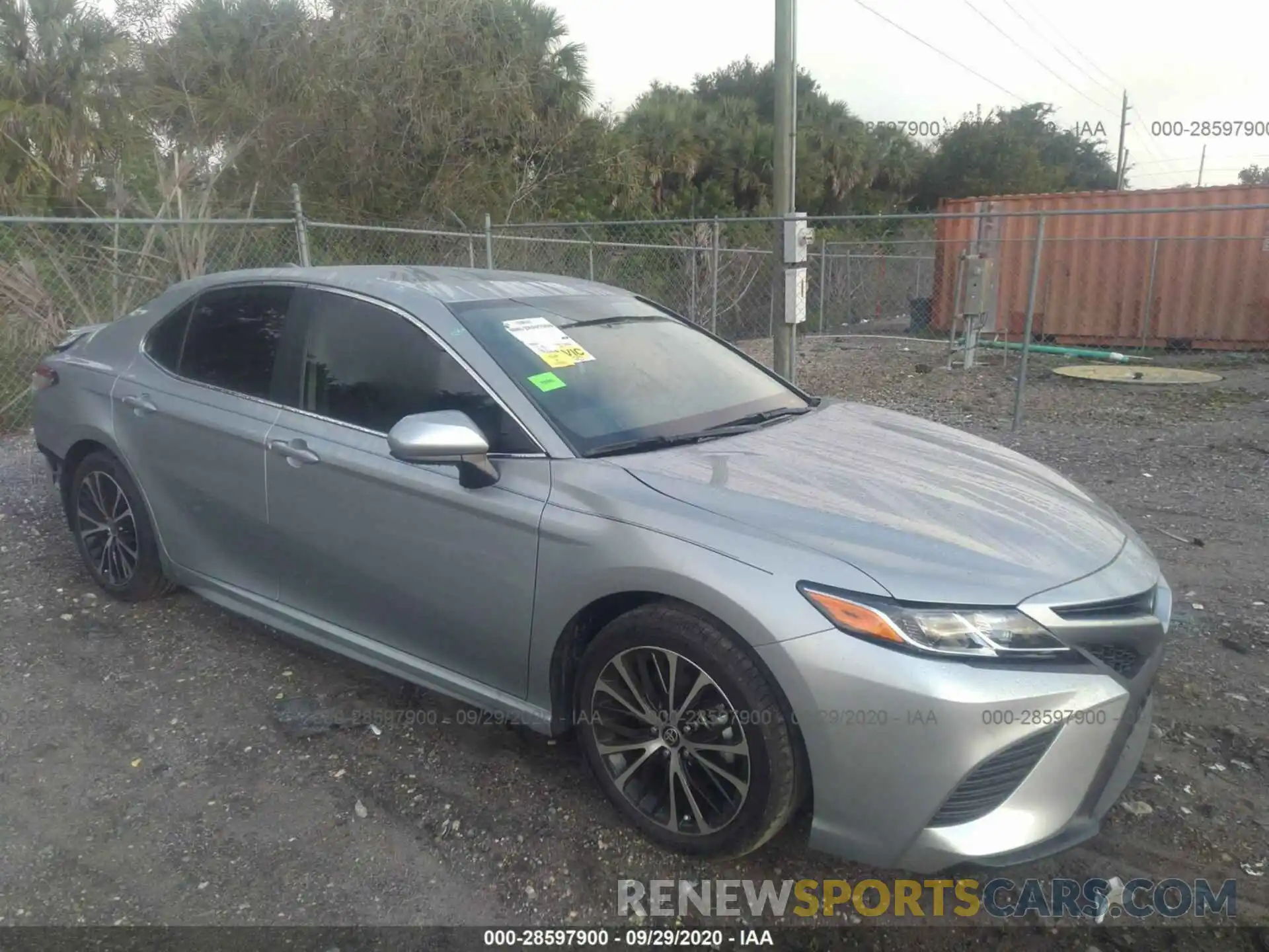 1 Photograph of a damaged car 4T1G11AK6LU381816 TOYOTA CAMRY 2020