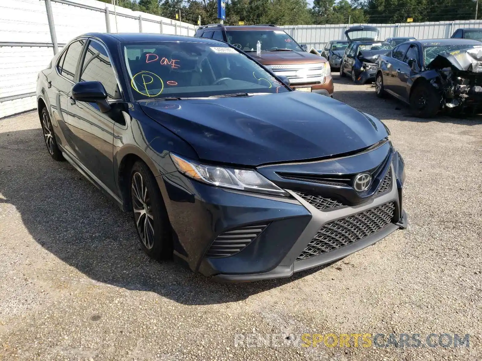 1 Photograph of a damaged car 4T1G11AK6LU387633 TOYOTA CAMRY 2020