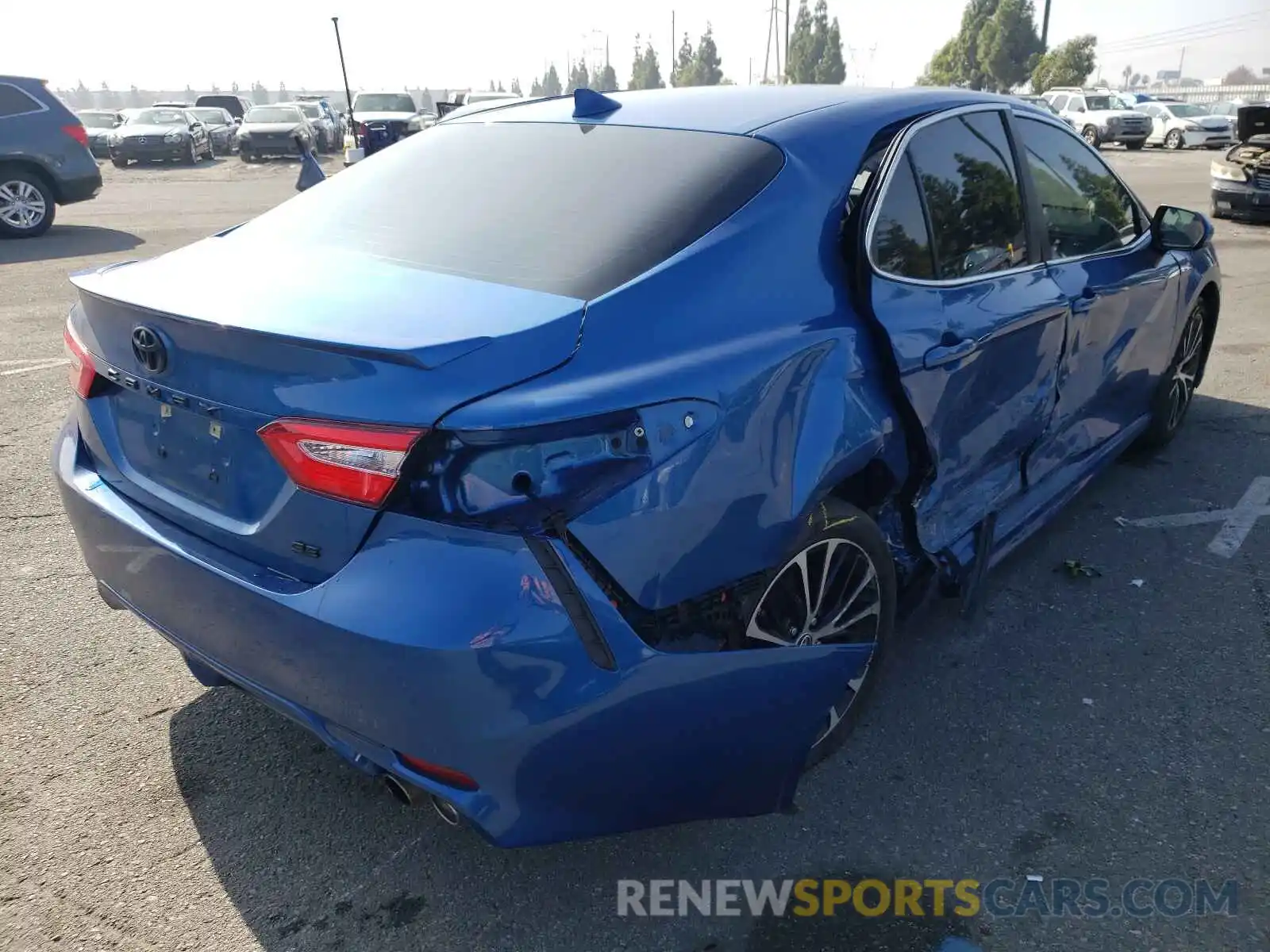 4 Photograph of a damaged car 4T1G11AK6LU398339 TOYOTA CAMRY 2020