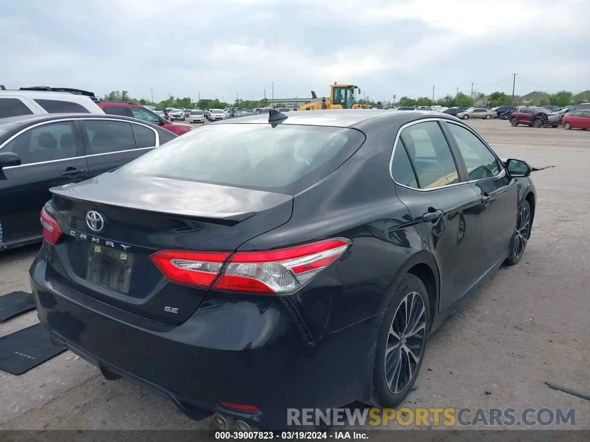 4 Photograph of a damaged car 4T1G11AK6LU400154 TOYOTA CAMRY 2020