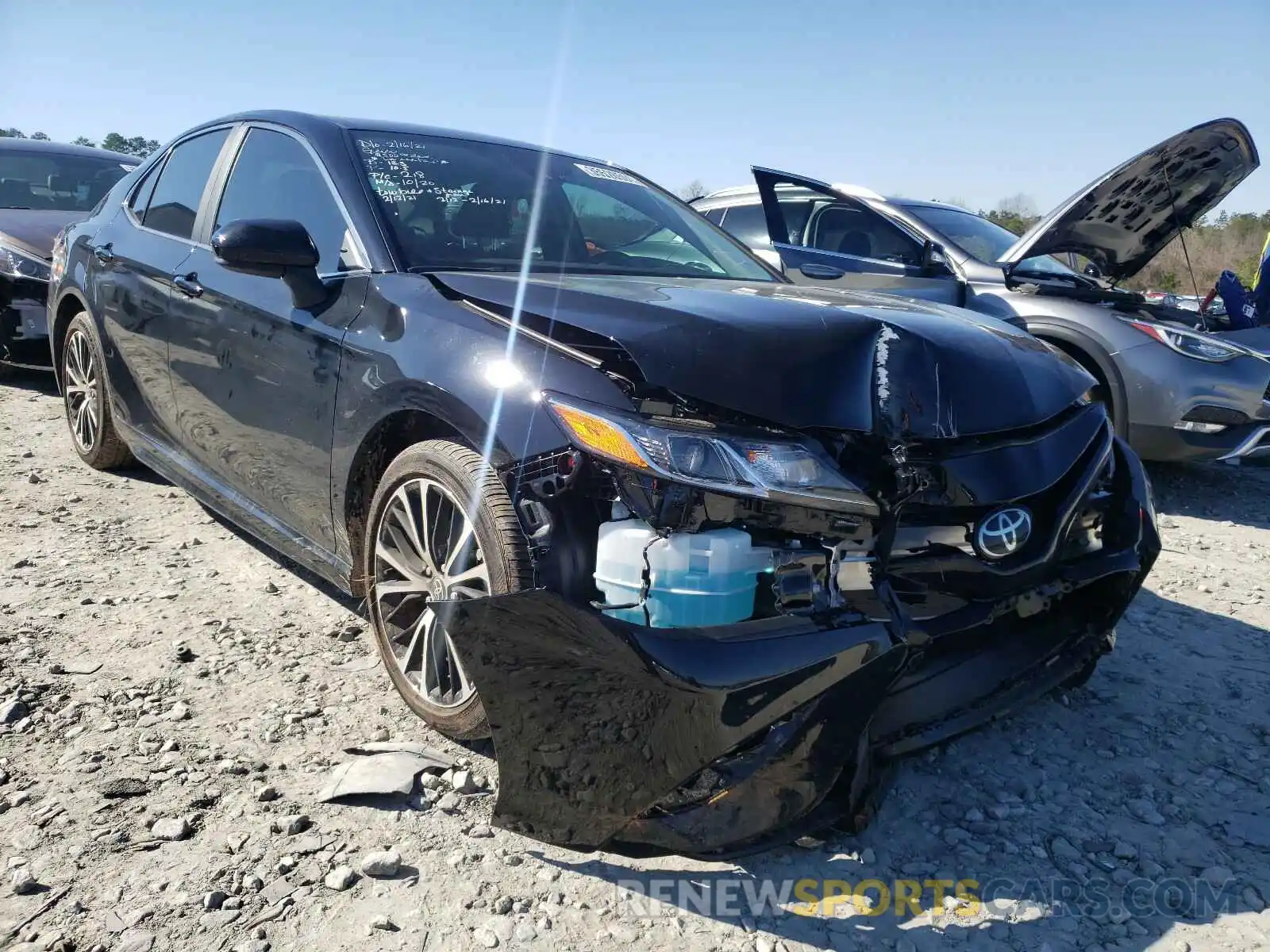 1 Photograph of a damaged car 4T1G11AK6LU402051 TOYOTA CAMRY 2020