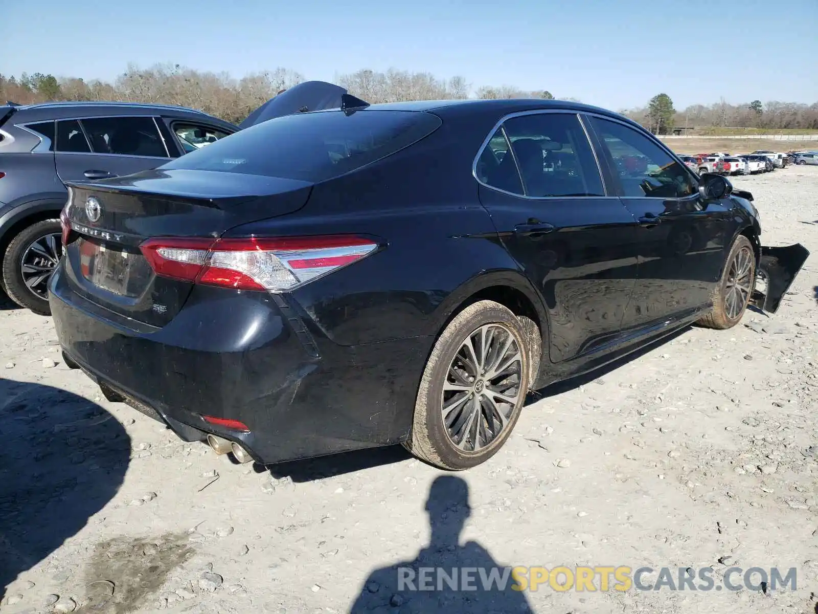 4 Photograph of a damaged car 4T1G11AK6LU402051 TOYOTA CAMRY 2020