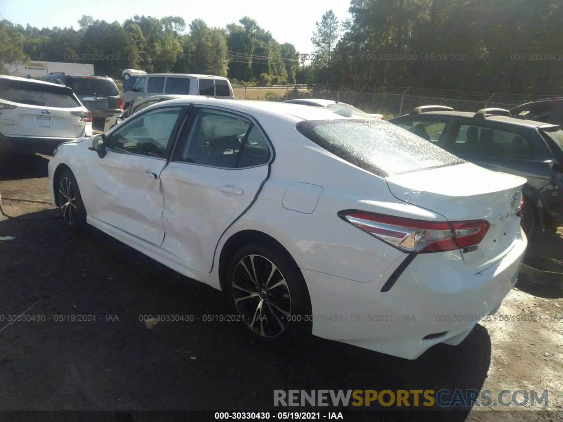 3 Photograph of a damaged car 4T1G11AK6LU501632 TOYOTA CAMRY 2020