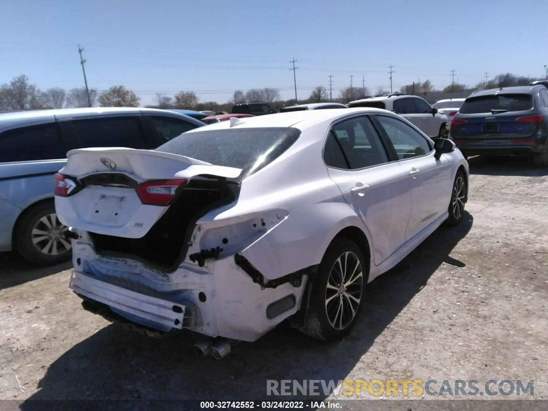 4 Photograph of a damaged car 4T1G11AK6LU502876 TOYOTA CAMRY 2020