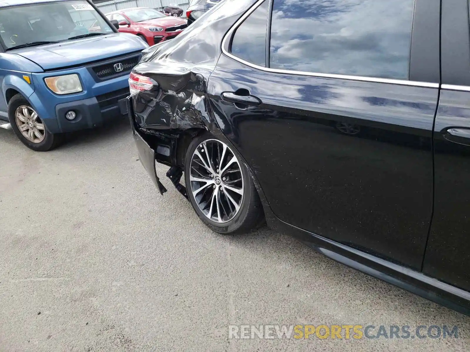 9 Photograph of a damaged car 4T1G11AK6LU504188 TOYOTA CAMRY 2020