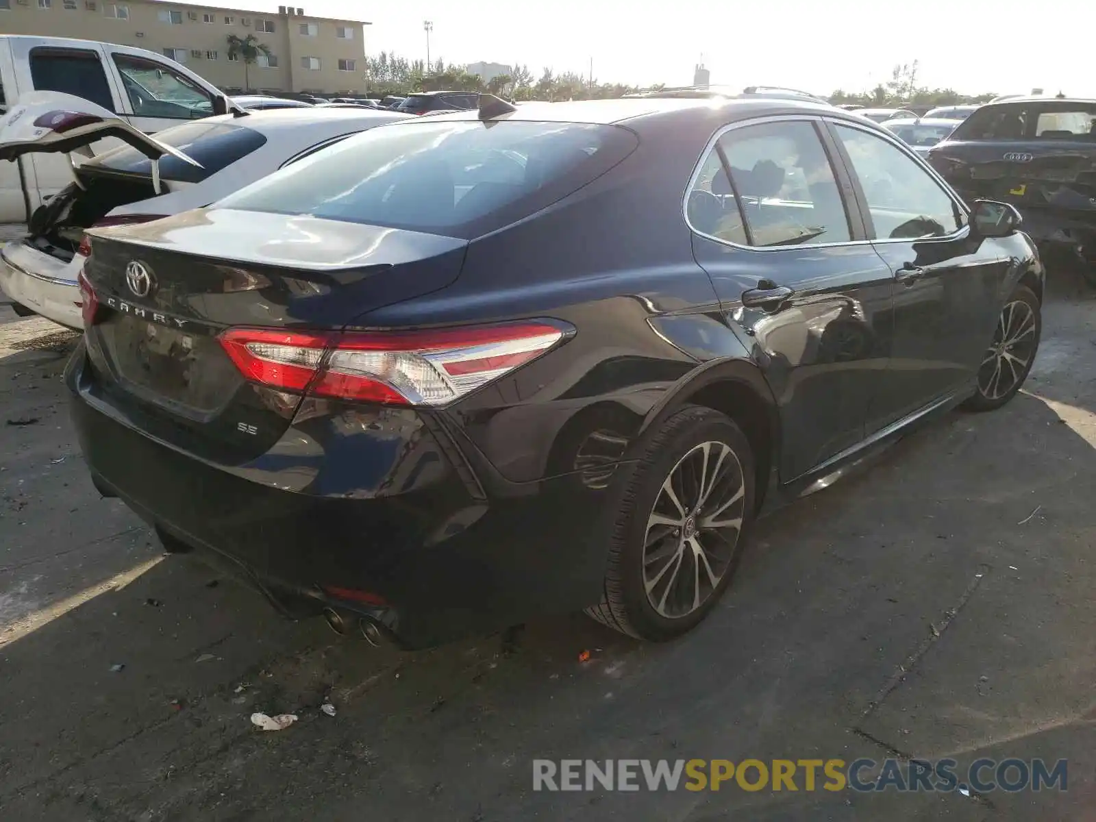 4 Photograph of a damaged car 4T1G11AK6LU505583 TOYOTA CAMRY 2020