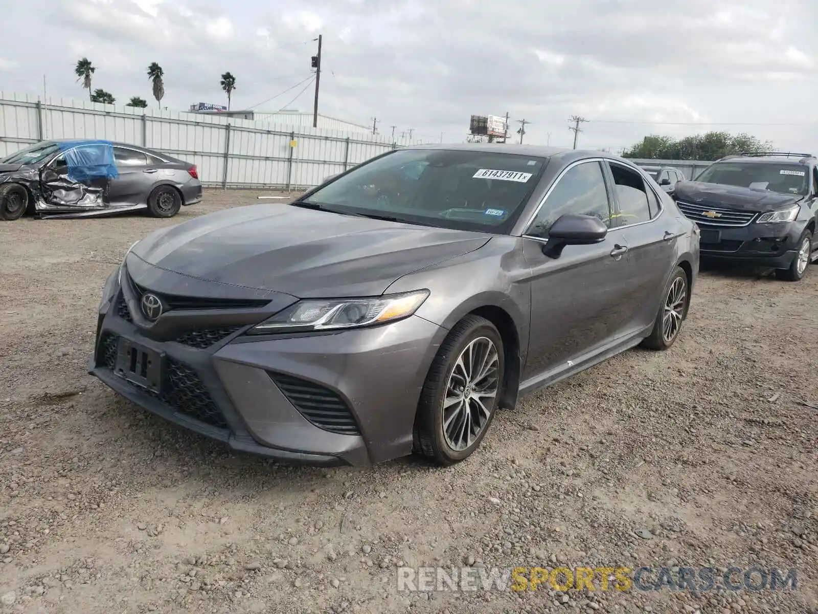 2 Photograph of a damaged car 4T1G11AK6LU506216 TOYOTA CAMRY 2020