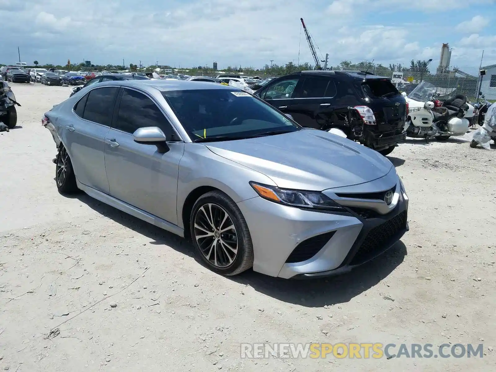 1 Photograph of a damaged car 4T1G11AK6LU506670 TOYOTA CAMRY 2020