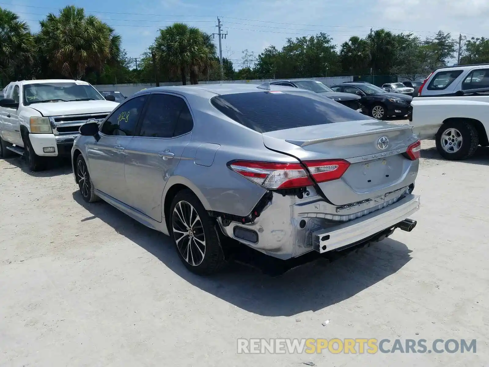 3 Photograph of a damaged car 4T1G11AK6LU506670 TOYOTA CAMRY 2020