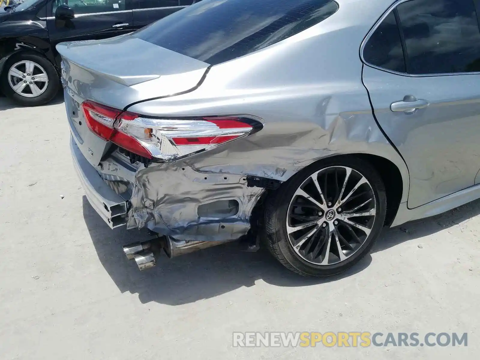 9 Photograph of a damaged car 4T1G11AK6LU506670 TOYOTA CAMRY 2020