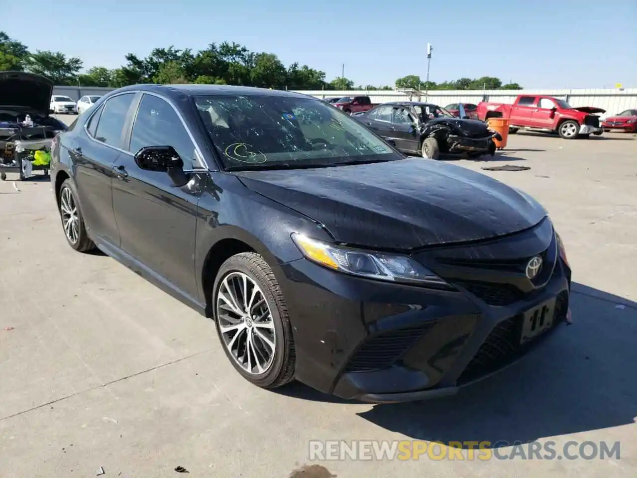 1 Photograph of a damaged car 4T1G11AK6LU507088 TOYOTA CAMRY 2020