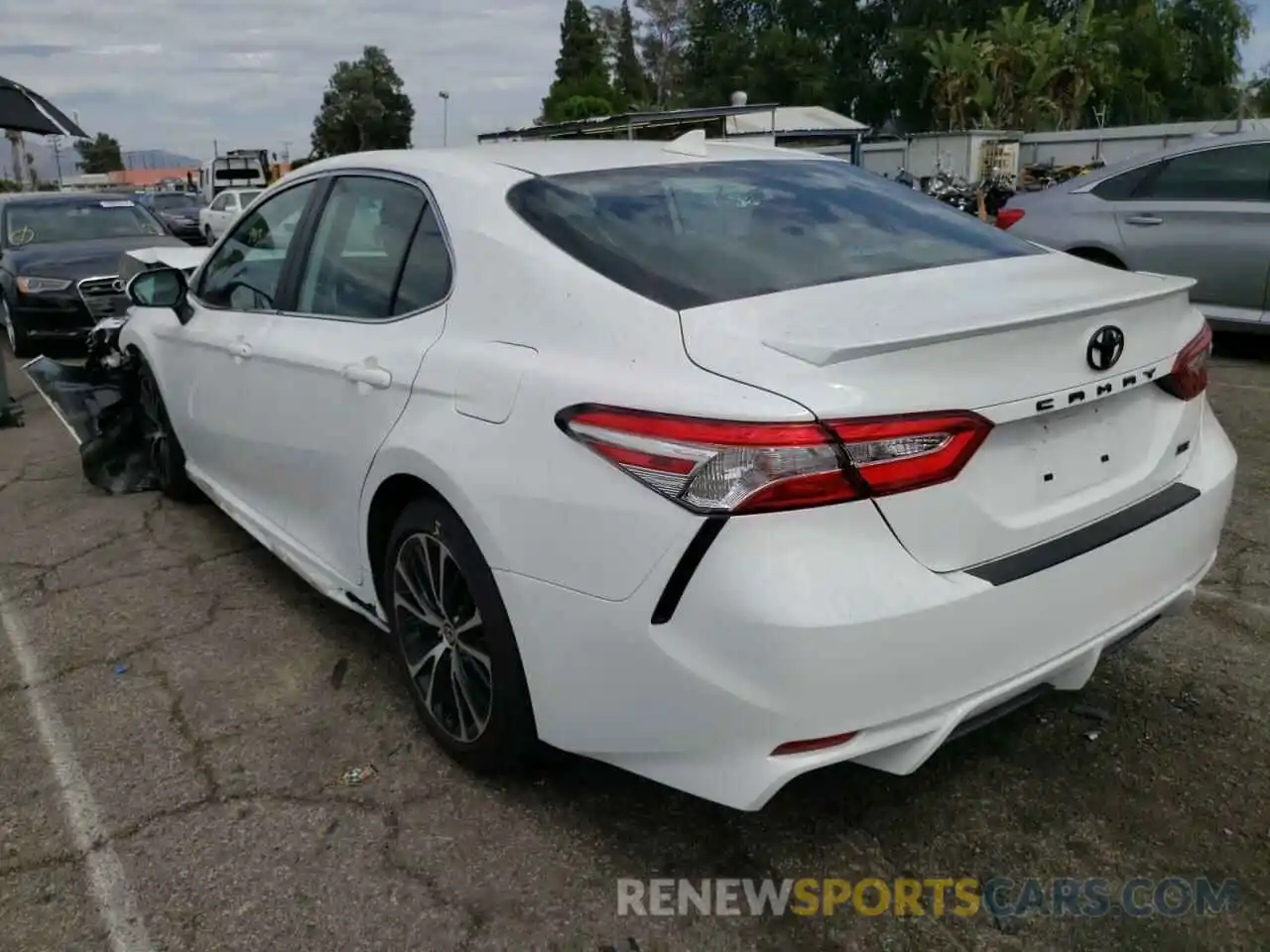 3 Photograph of a damaged car 4T1G11AK6LU508628 TOYOTA CAMRY 2020