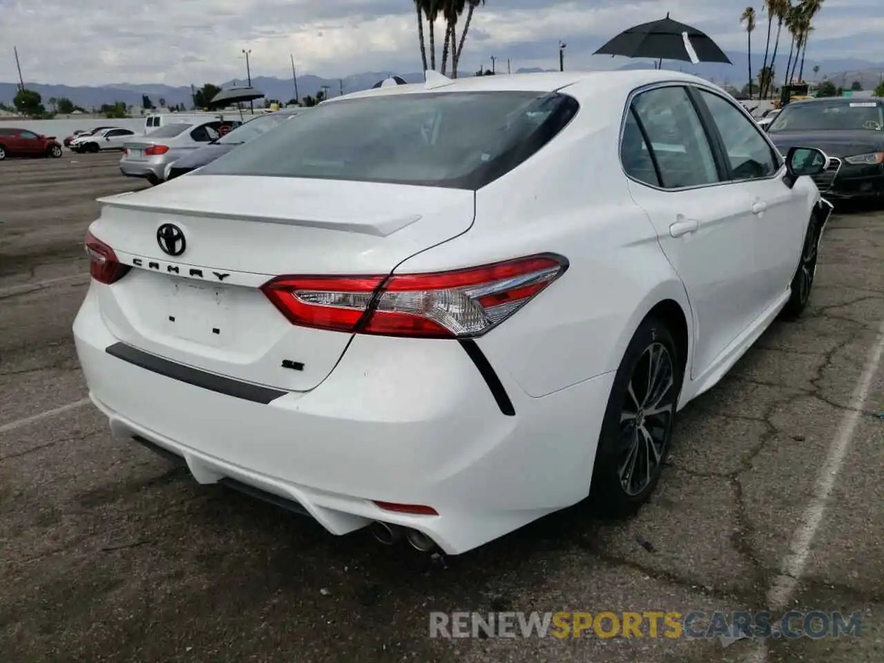 4 Photograph of a damaged car 4T1G11AK6LU508628 TOYOTA CAMRY 2020