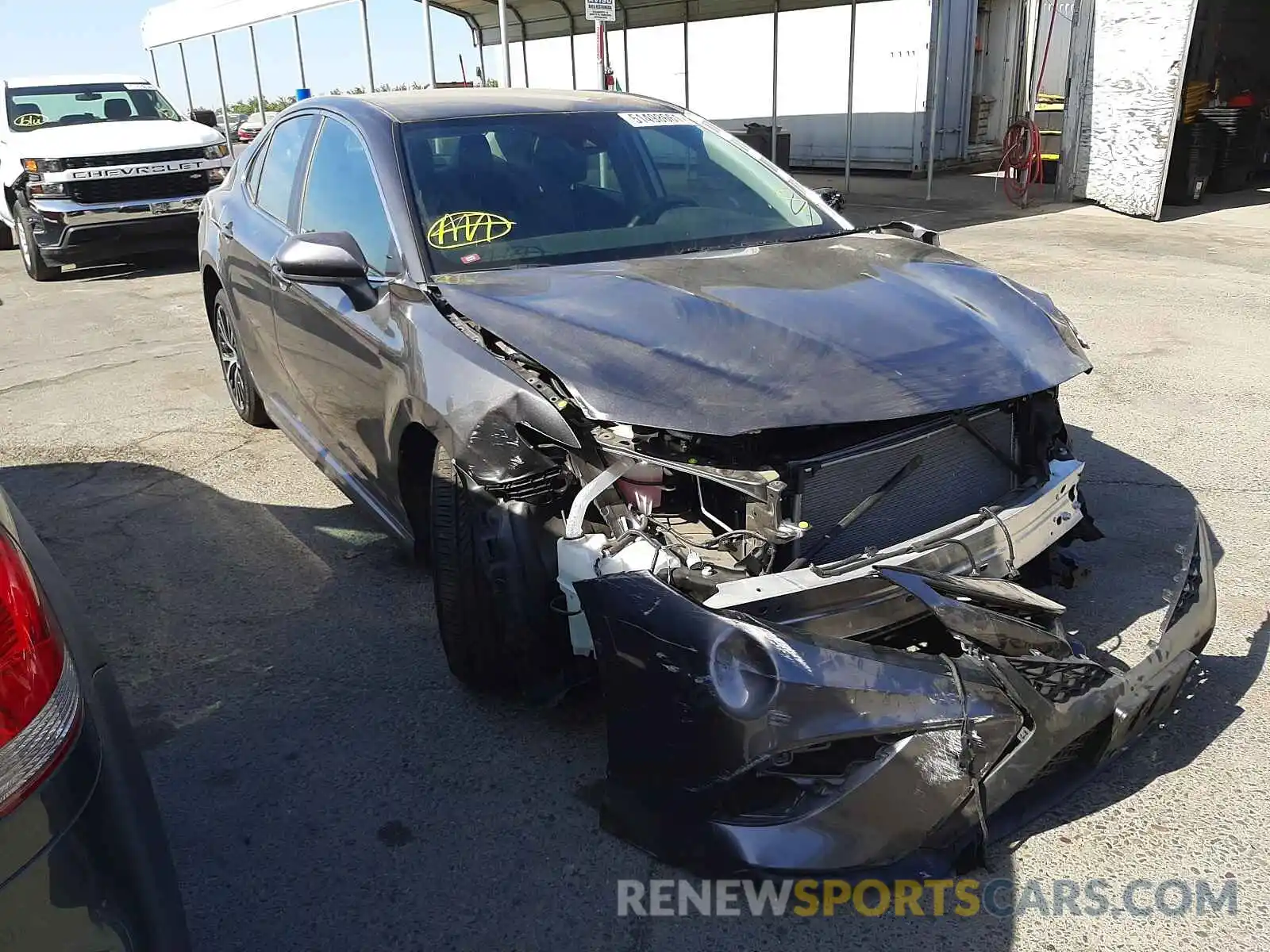 1 Photograph of a damaged car 4T1G11AK6LU509438 TOYOTA CAMRY 2020