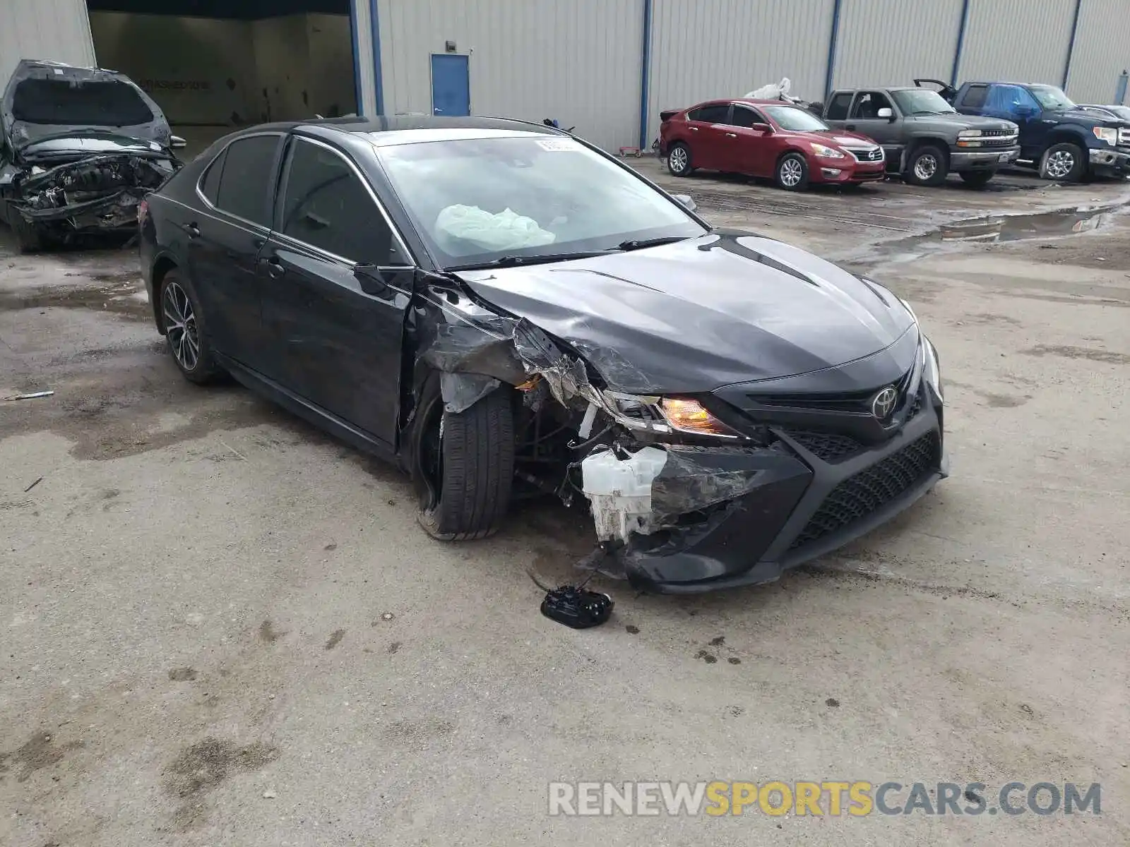 1 Photograph of a damaged car 4T1G11AK6LU510279 TOYOTA CAMRY 2020