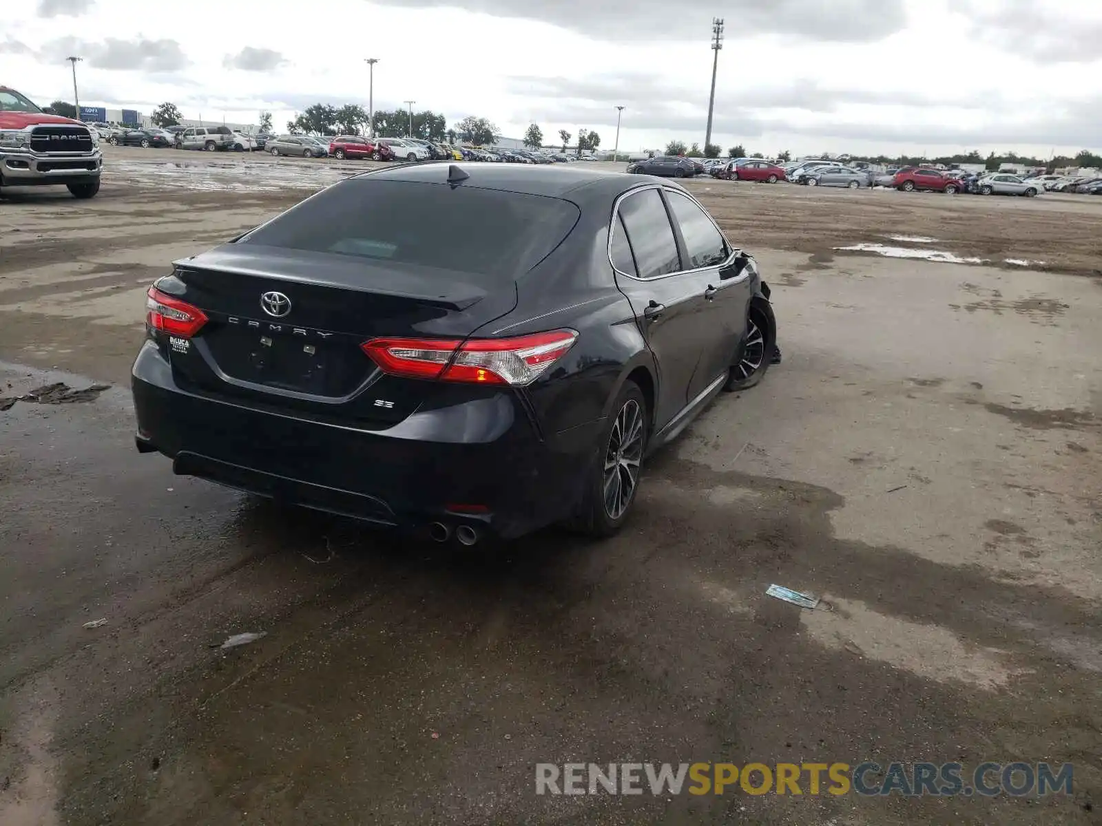 4 Photograph of a damaged car 4T1G11AK6LU510279 TOYOTA CAMRY 2020