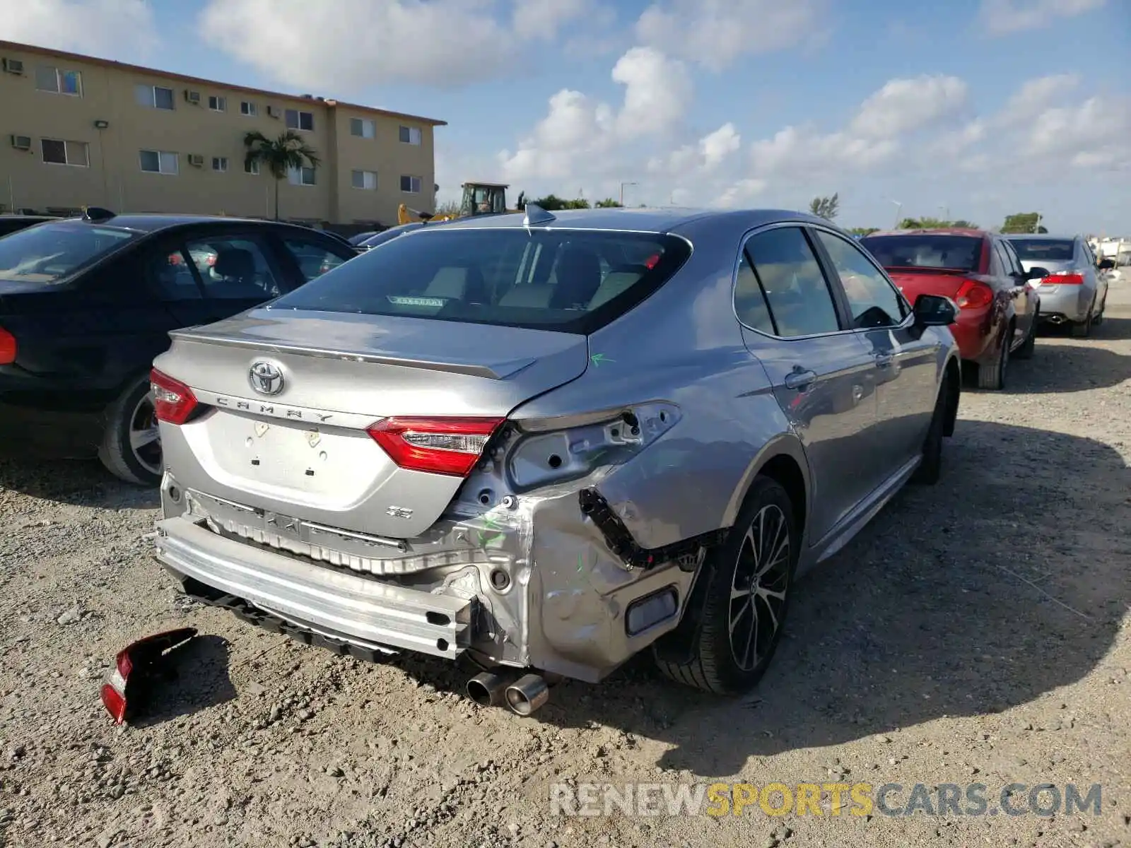 4 Photograph of a damaged car 4T1G11AK6LU860902 TOYOTA CAMRY 2020