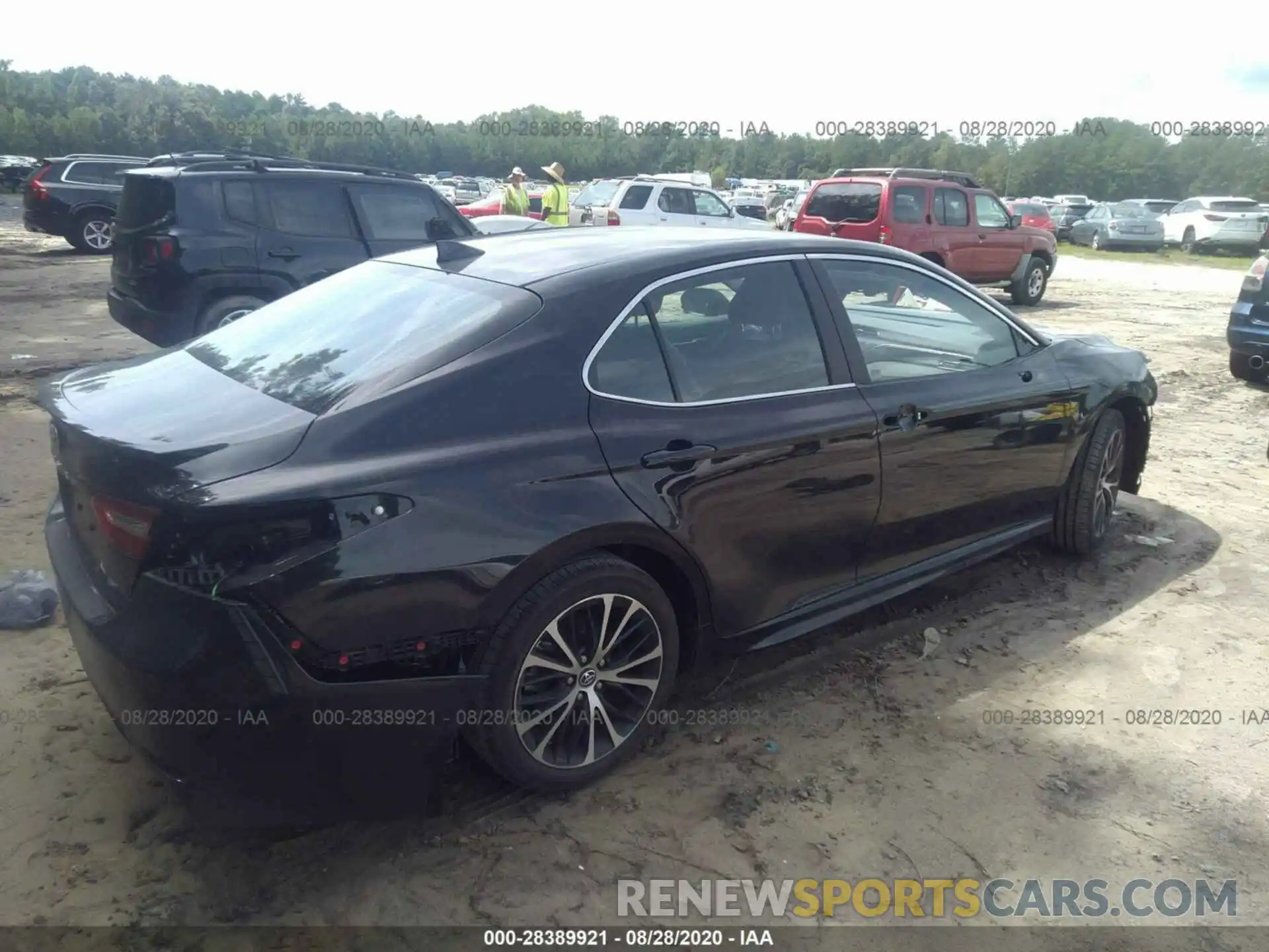 4 Photograph of a damaged car 4T1G11AK6LU862925 TOYOTA CAMRY 2020