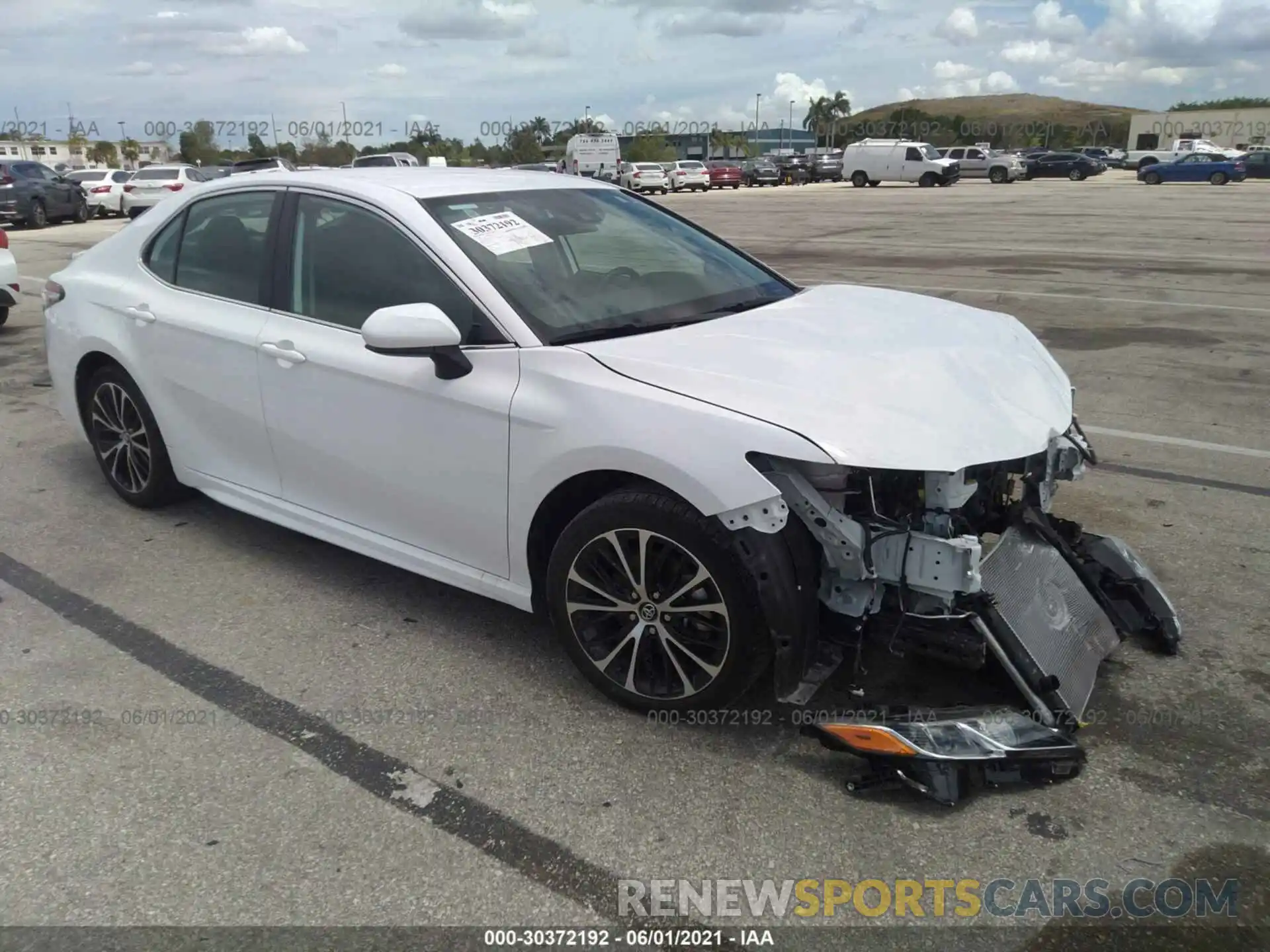 1 Photograph of a damaged car 4T1G11AK6LU864674 TOYOTA CAMRY 2020