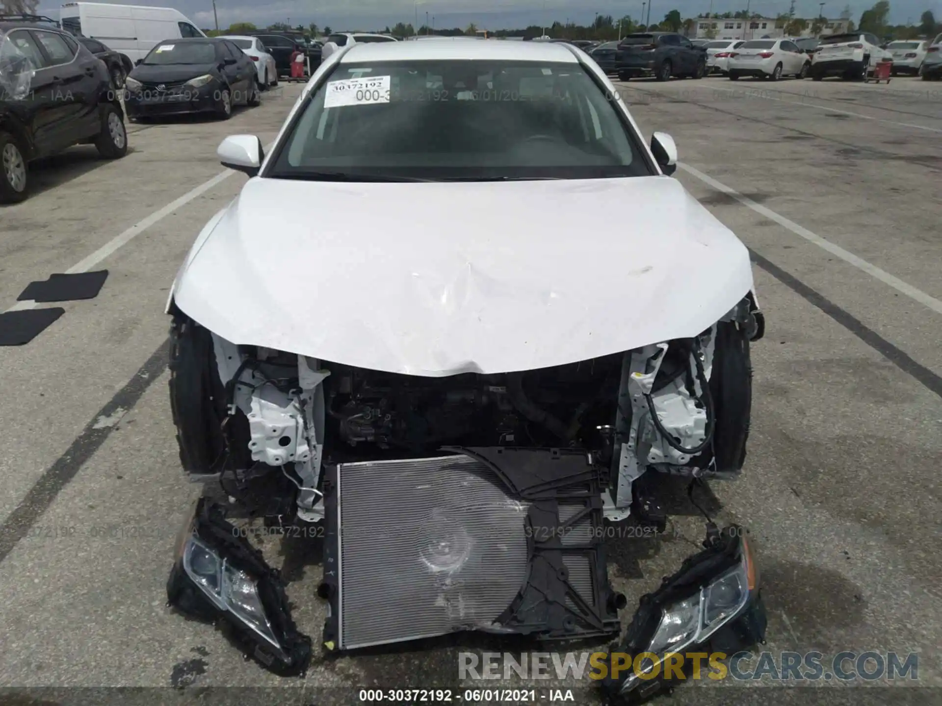 6 Photograph of a damaged car 4T1G11AK6LU864674 TOYOTA CAMRY 2020