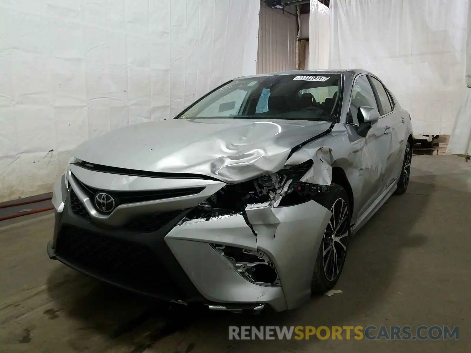 2 Photograph of a damaged car 4T1G11AK6LU871401 TOYOTA CAMRY 2020