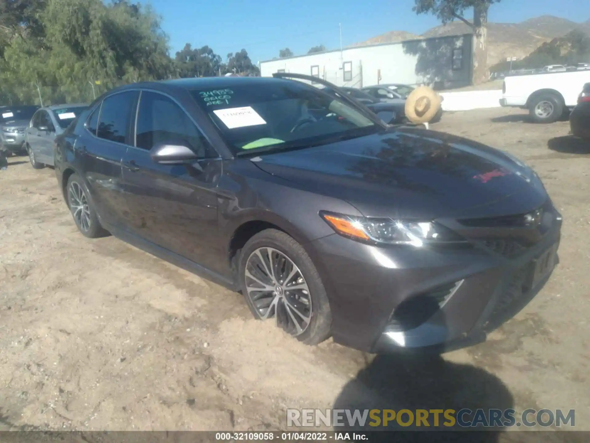 1 Photograph of a damaged car 4T1G11AK6LU872323 TOYOTA CAMRY 2020