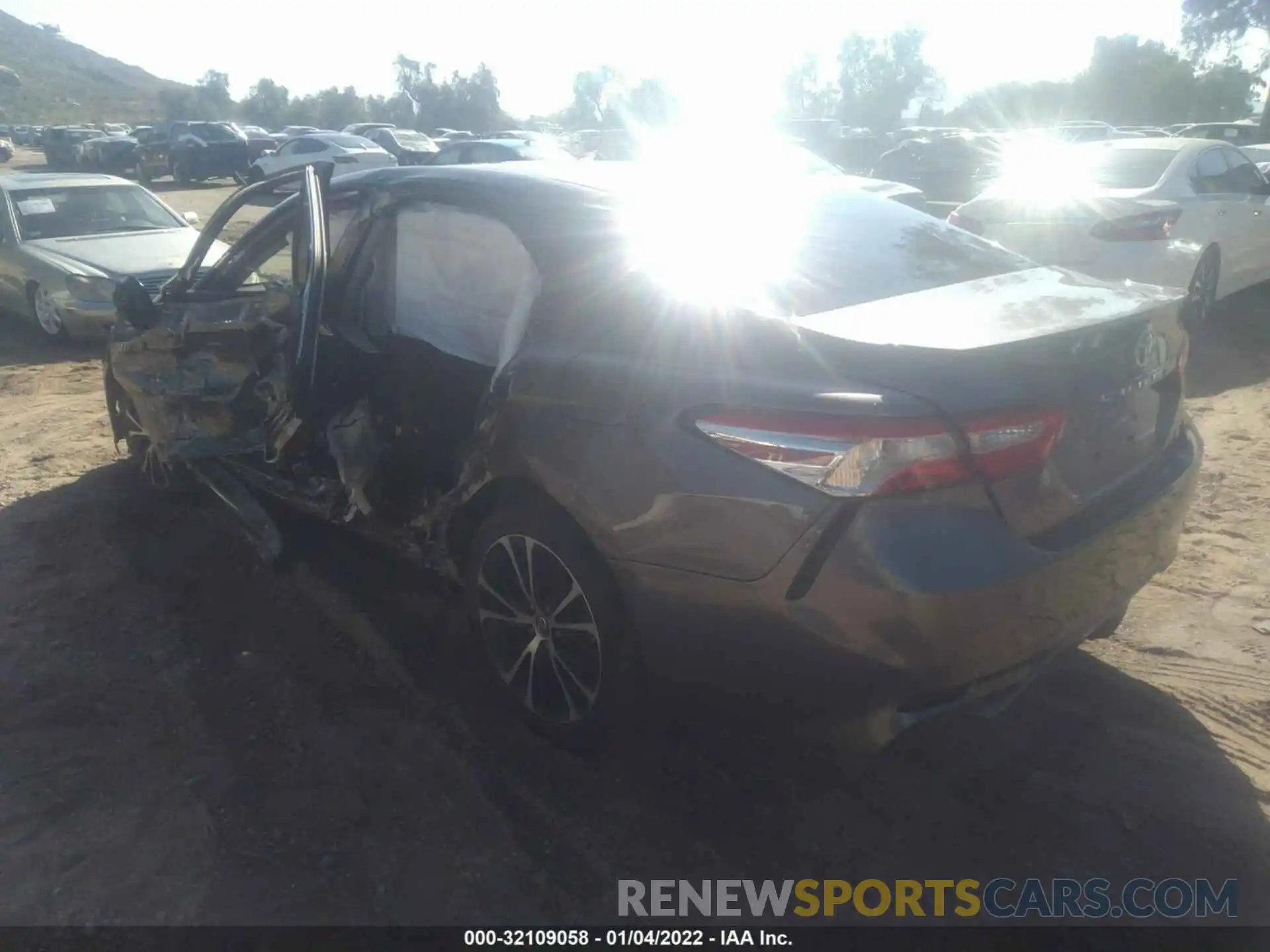 3 Photograph of a damaged car 4T1G11AK6LU872323 TOYOTA CAMRY 2020