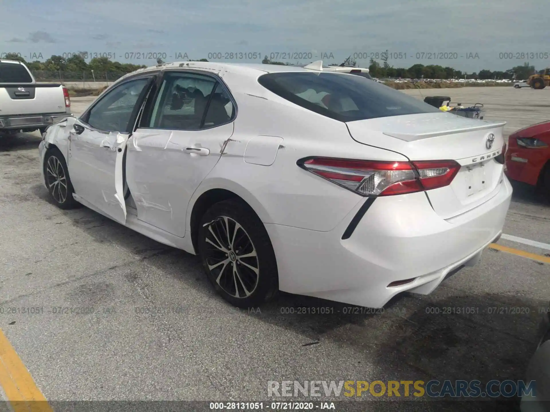 3 Photograph of a damaged car 4T1G11AK6LU874752 TOYOTA CAMRY 2020