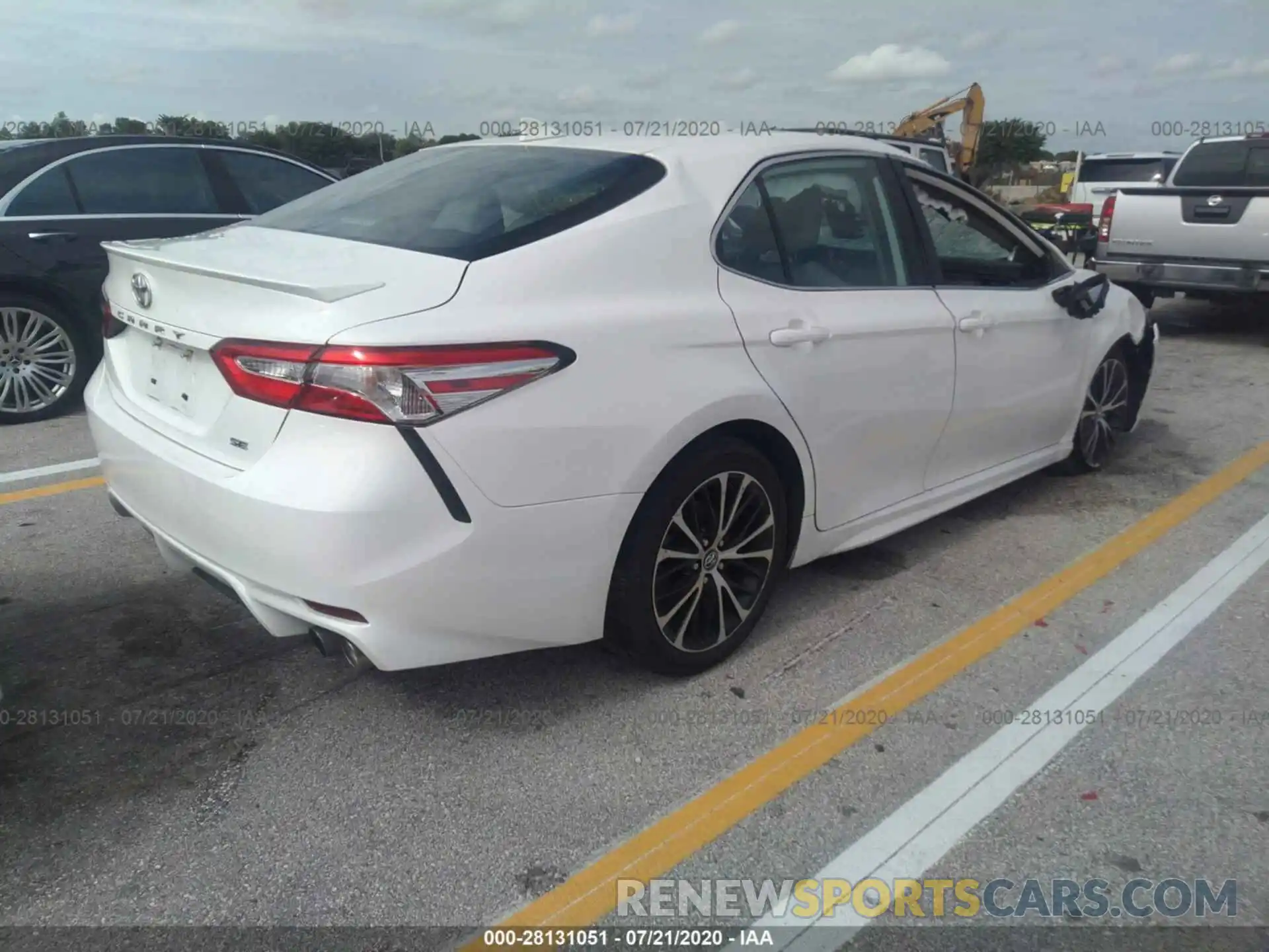 4 Photograph of a damaged car 4T1G11AK6LU874752 TOYOTA CAMRY 2020