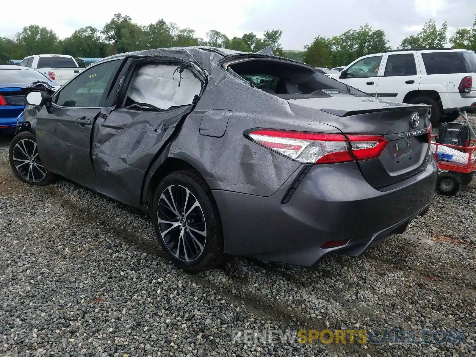 3 Photograph of a damaged car 4T1G11AK6LU881121 TOYOTA CAMRY 2020