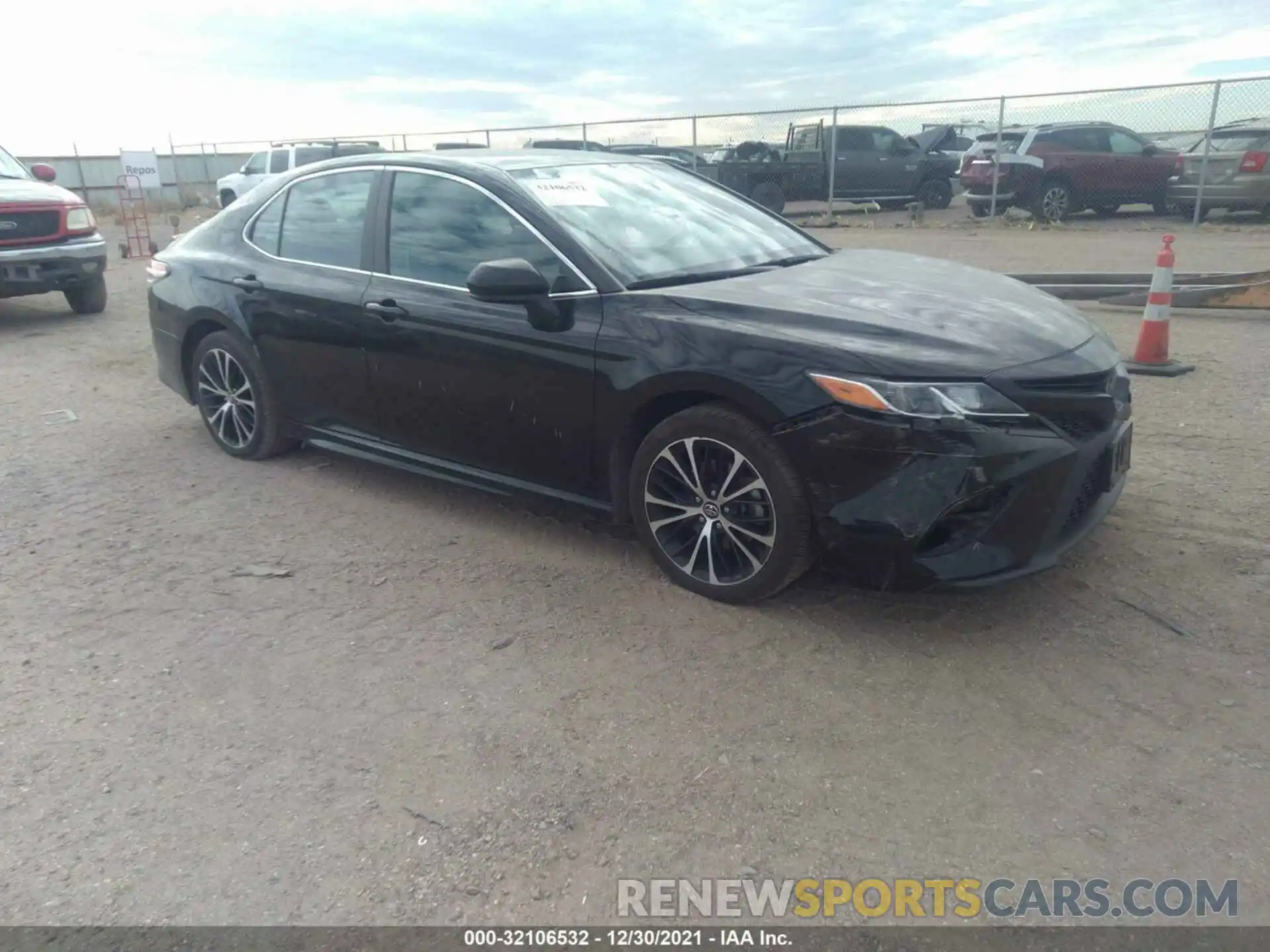 1 Photograph of a damaged car 4T1G11AK6LU886853 TOYOTA CAMRY 2020