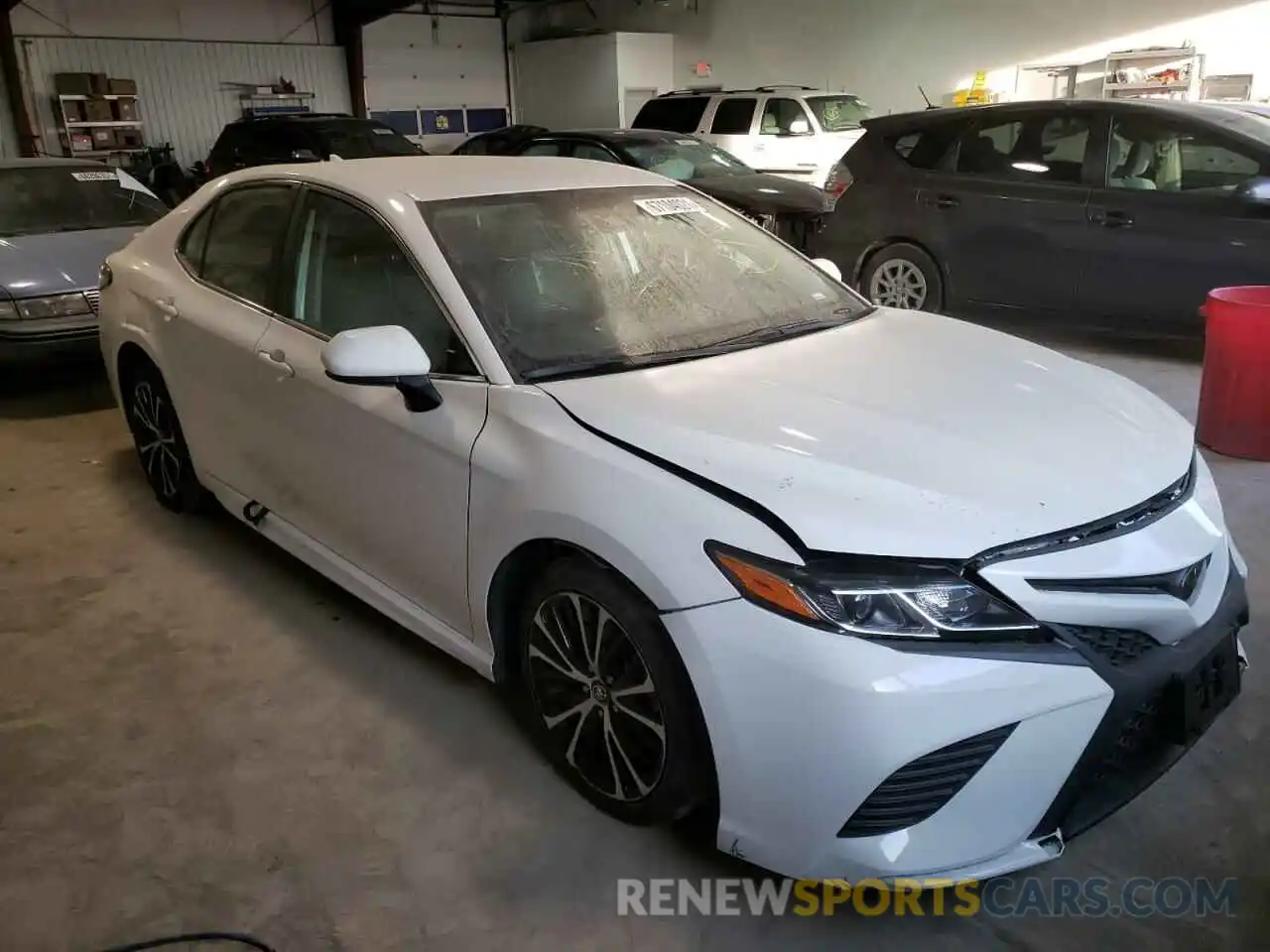 1 Photograph of a damaged car 4T1G11AK6LU890000 TOYOTA CAMRY 2020