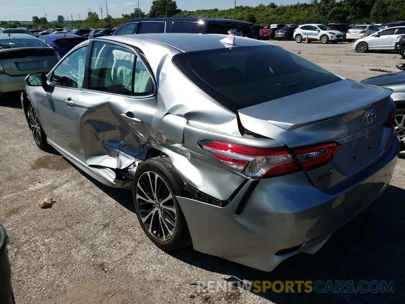 3 Photograph of a damaged car 4T1G11AK6LU893186 TOYOTA CAMRY 2020