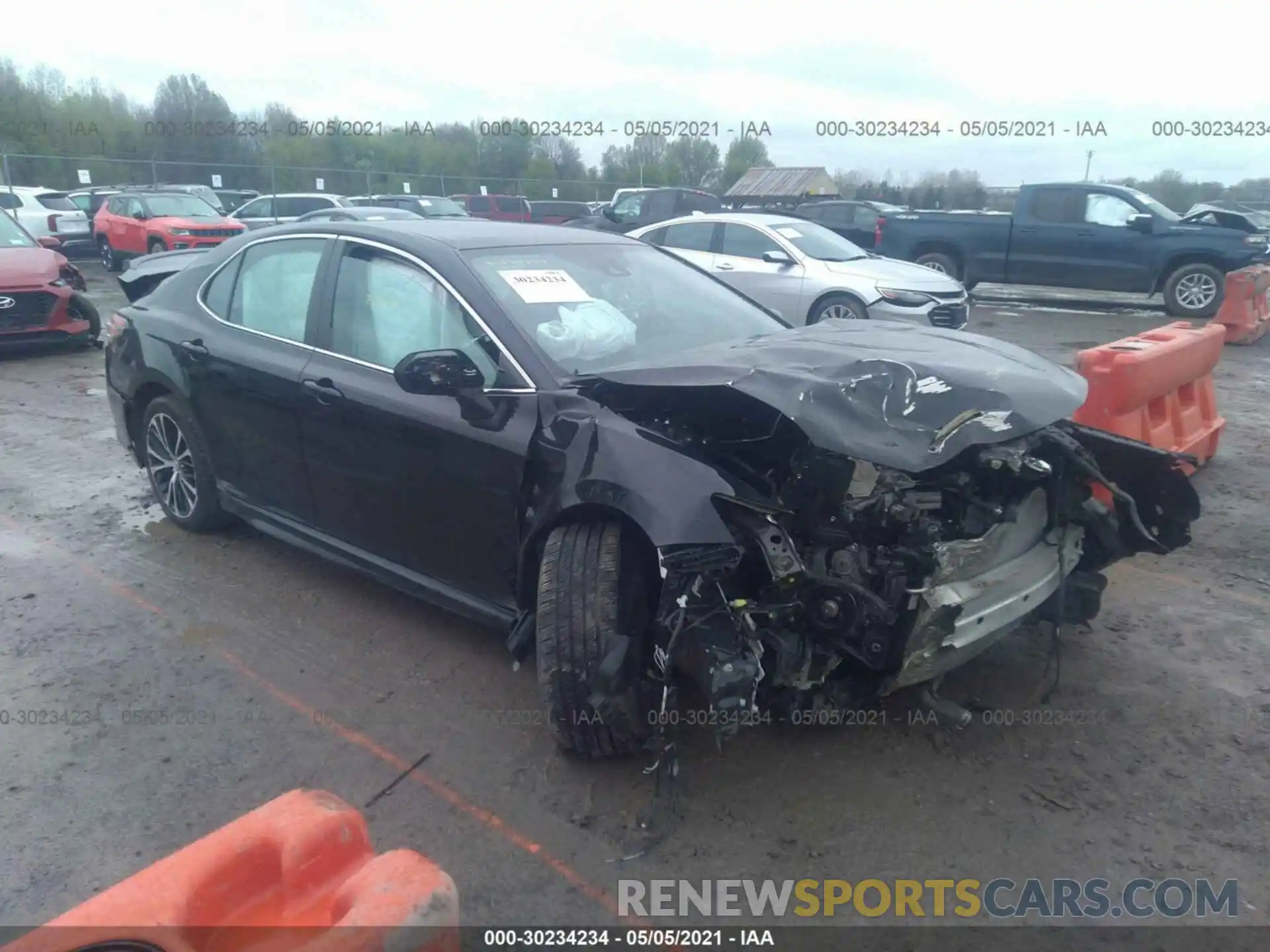 1 Photograph of a damaged car 4T1G11AK6LU893401 TOYOTA CAMRY 2020