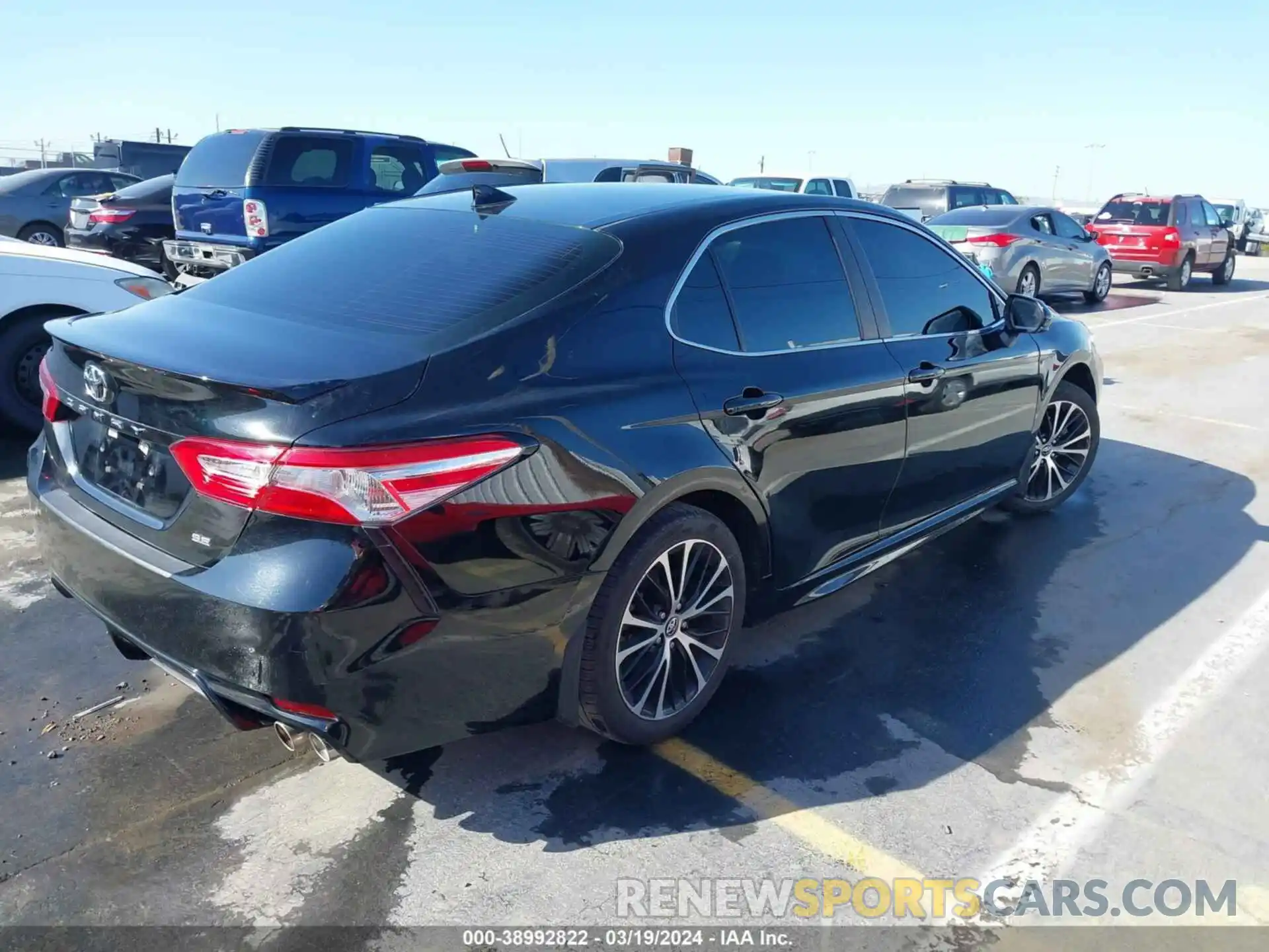 4 Photograph of a damaged car 4T1G11AK6LU895570 TOYOTA CAMRY 2020