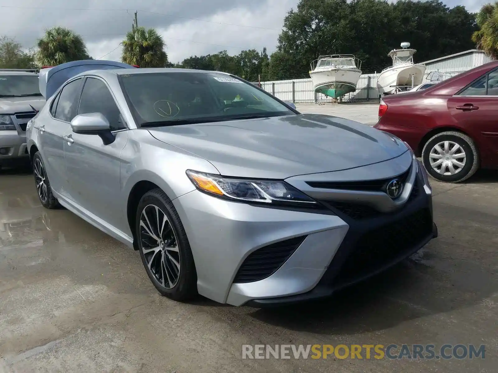 1 Photograph of a damaged car 4T1G11AK6LU897531 TOYOTA CAMRY 2020