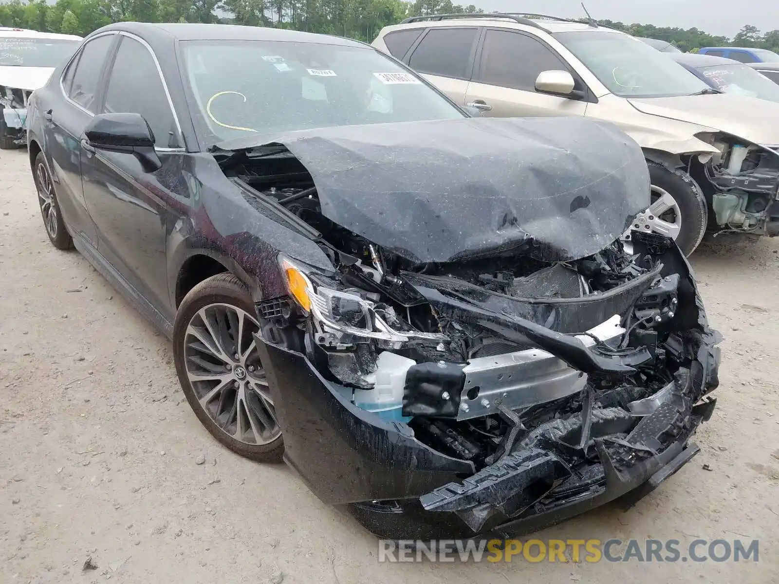 1 Photograph of a damaged car 4T1G11AK6LU899604 TOYOTA CAMRY 2020