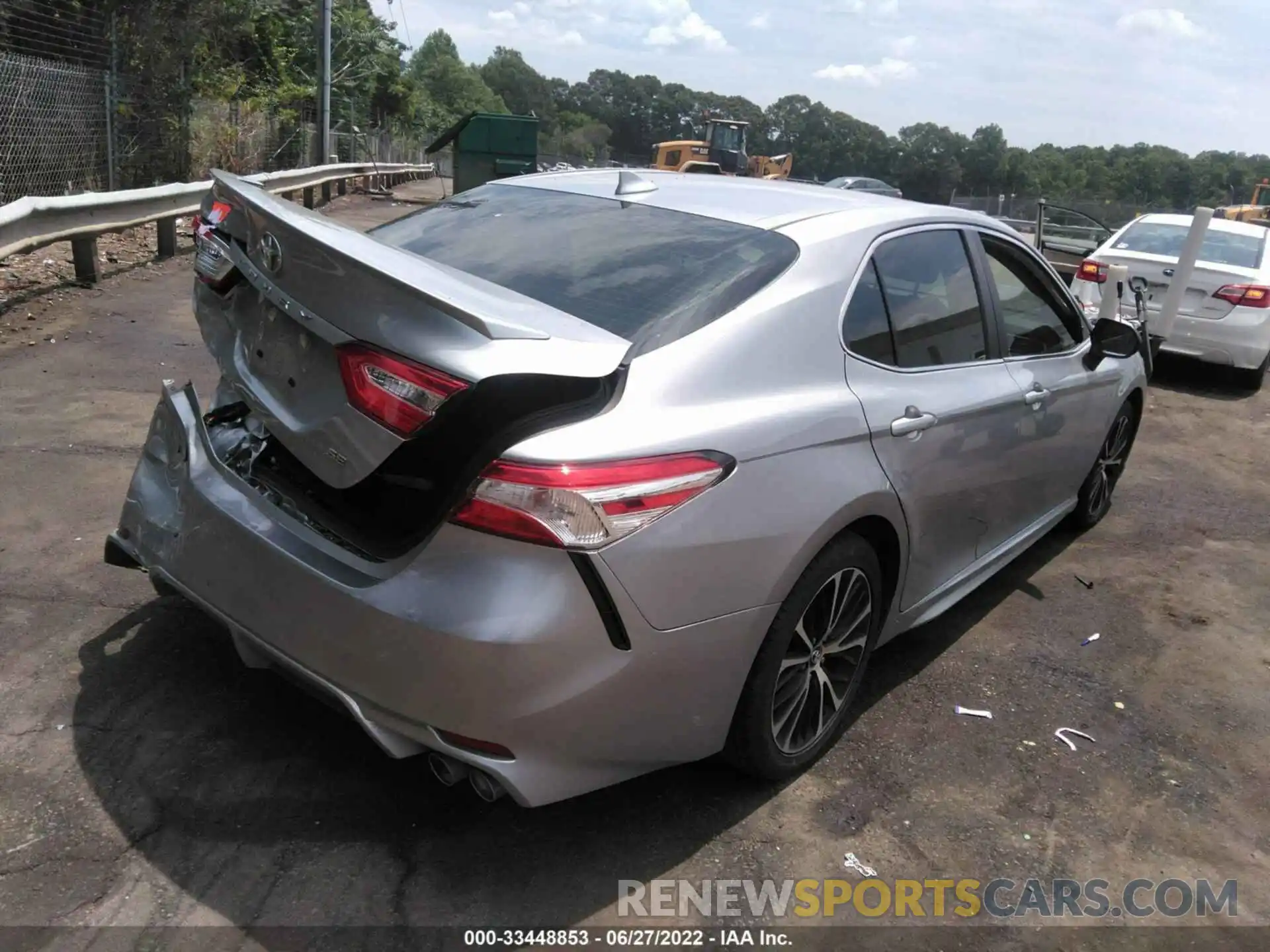 4 Photograph of a damaged car 4T1G11AK6LU900069 TOYOTA CAMRY 2020