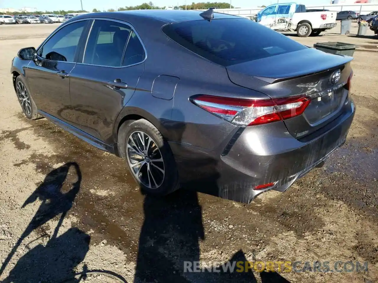 3 Photograph of a damaged car 4T1G11AK6LU900606 TOYOTA CAMRY 2020