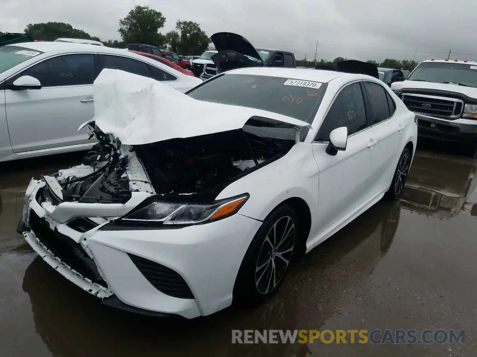 2 Photograph of a damaged car 4T1G11AK6LU900654 TOYOTA CAMRY 2020