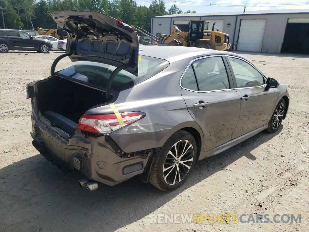 4 Photograph of a damaged car 4T1G11AK6LU902579 TOYOTA CAMRY 2020