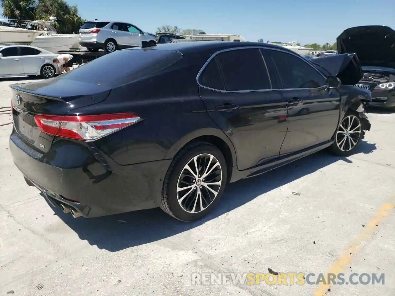 4 Photograph of a damaged car 4T1G11AK6LU904221 TOYOTA CAMRY 2020