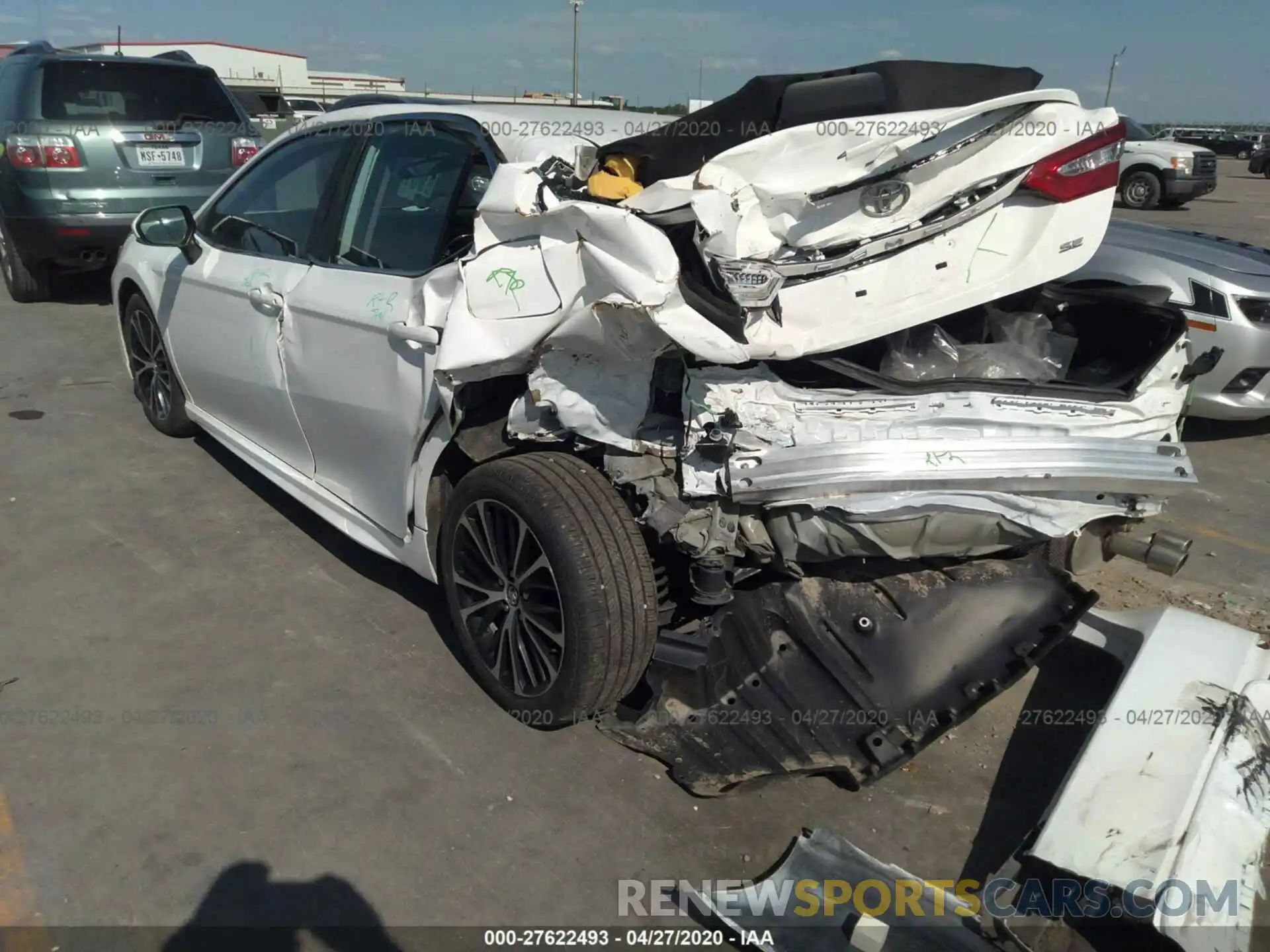 3 Photograph of a damaged car 4T1G11AK6LU904820 TOYOTA CAMRY 2020