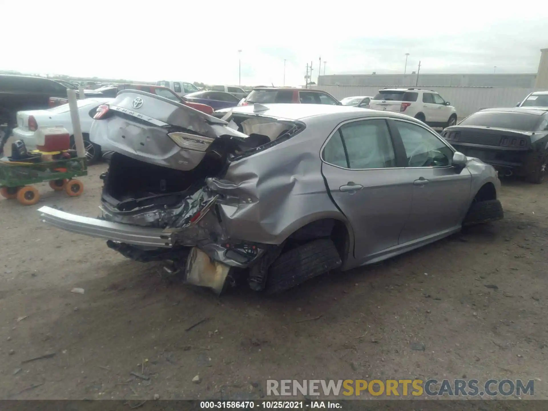 4 Photograph of a damaged car 4T1G11AK6LU905532 TOYOTA CAMRY 2020