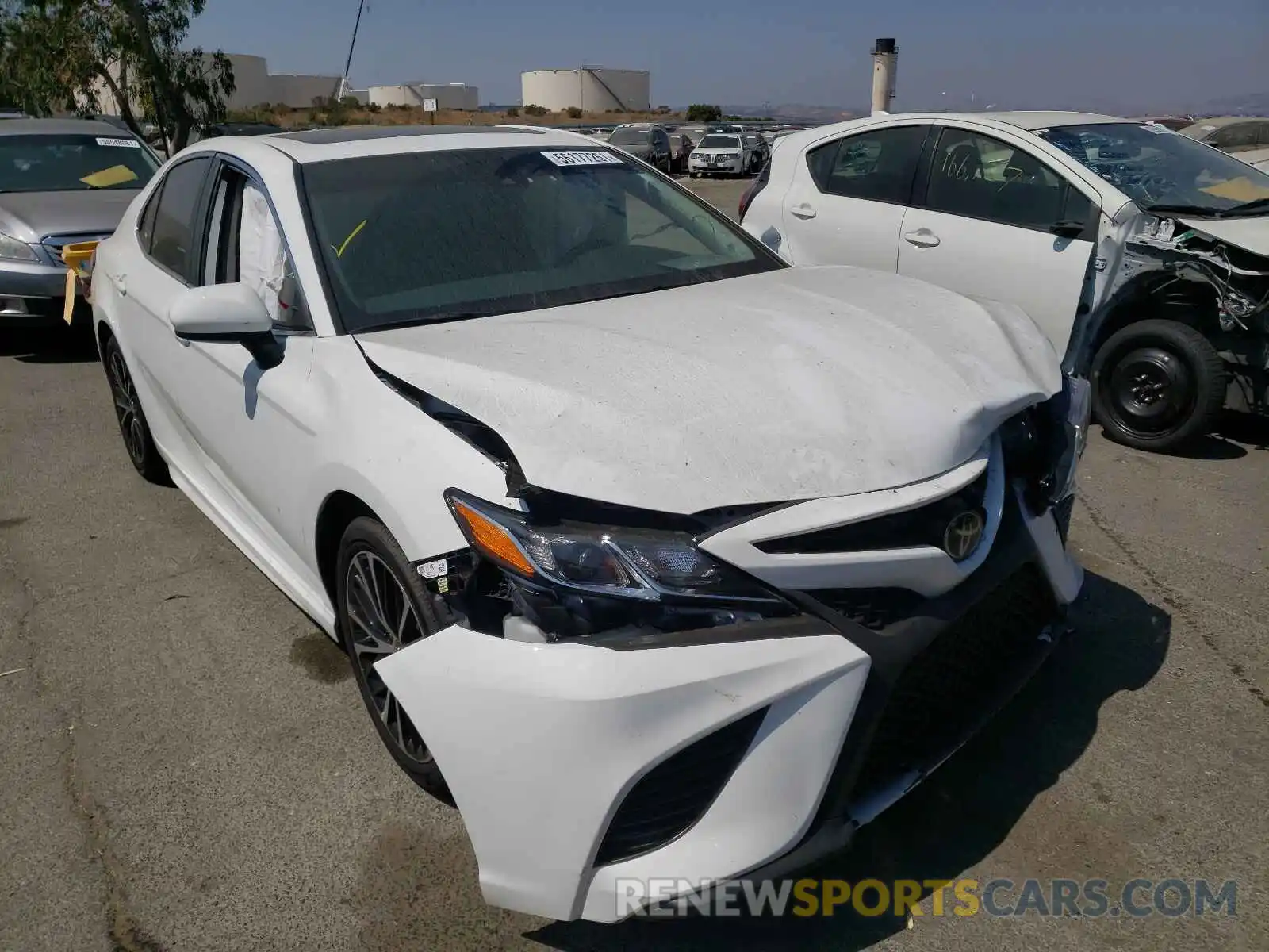 1 Photograph of a damaged car 4T1G11AK6LU908804 TOYOTA CAMRY 2020