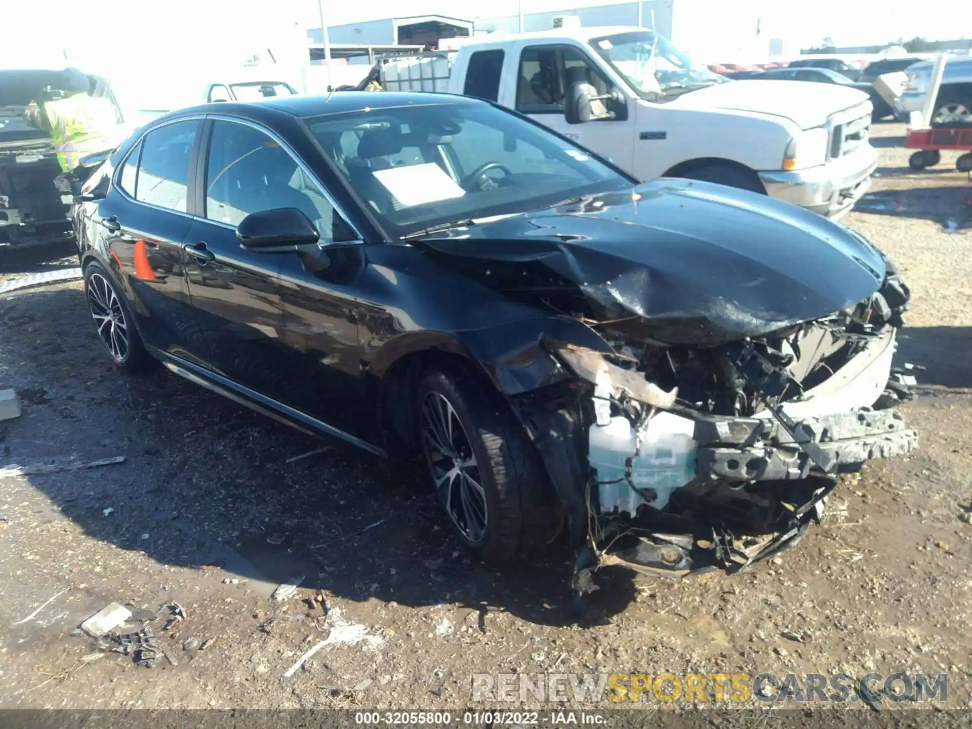 1 Photograph of a damaged car 4T1G11AK6LU909998 TOYOTA CAMRY 2020