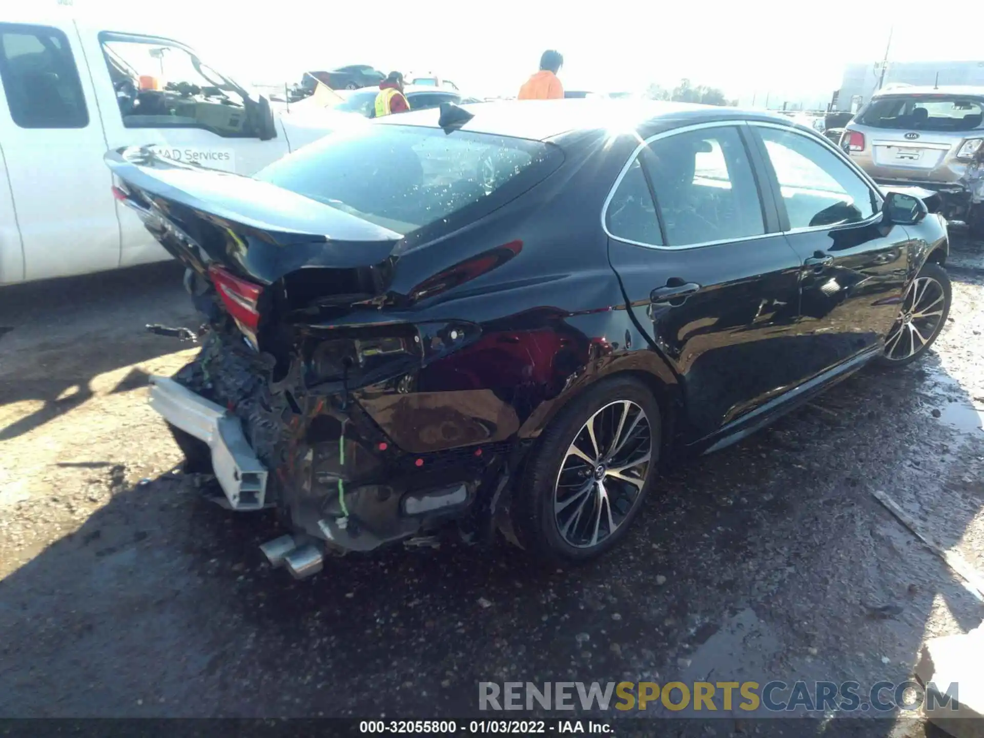 4 Photograph of a damaged car 4T1G11AK6LU909998 TOYOTA CAMRY 2020