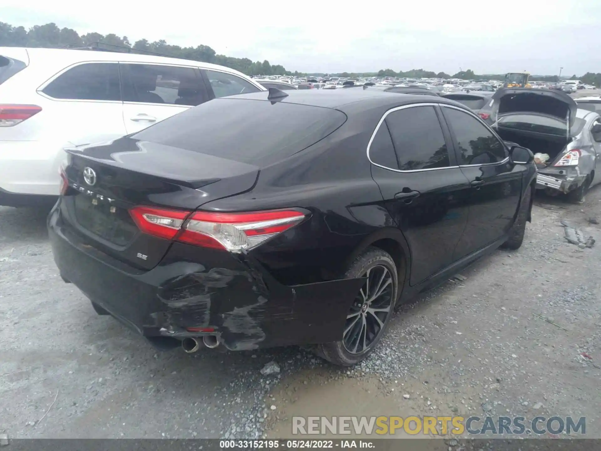 4 Photograph of a damaged car 4T1G11AK6LU911394 TOYOTA CAMRY 2020